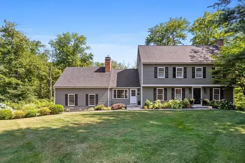 114 Coachmans Ln, North Andover, MA 01845