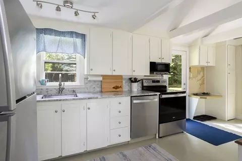 Kitchen - 98 Squaws Path, Wareham, MA 02538 photo 2 of 3