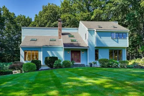 27 Stetson Dr, Marlborough, MA 01752