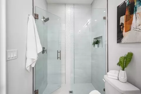 Bath - 523 Second St #302, Everett, MA 02149 photo 2 of 3