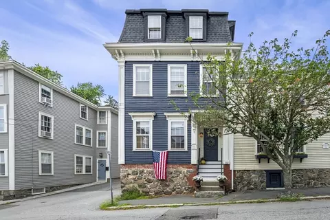 Exterior - 102 Front St #3, Marblehead, MA 01945 photo 2 of 3