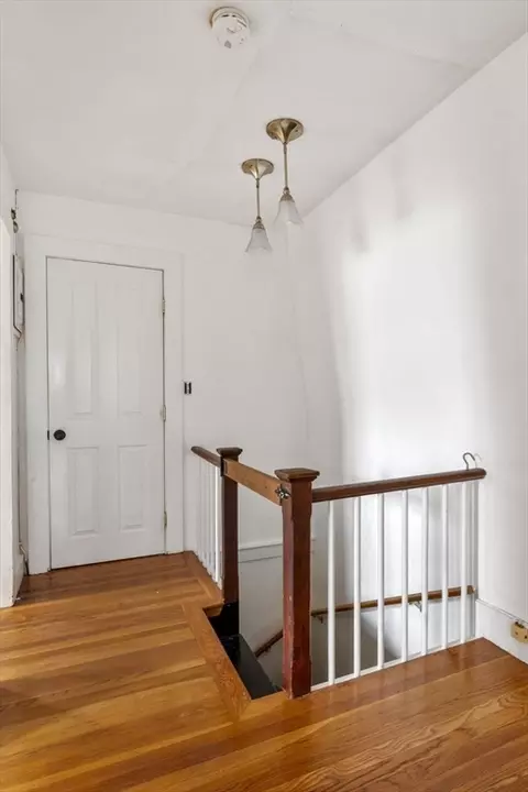 Entry Way - 102 Front St #3, Marblehead, MA 01945 photo 1 of 1