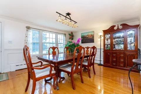 48 Middle St, Woburn, MA 01801 photo 2