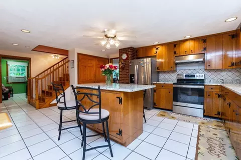 48 Middle St, Woburn, MA 01801 photo 8