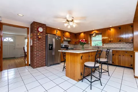 48 Middle St, Woburn, MA 01801 photo 9