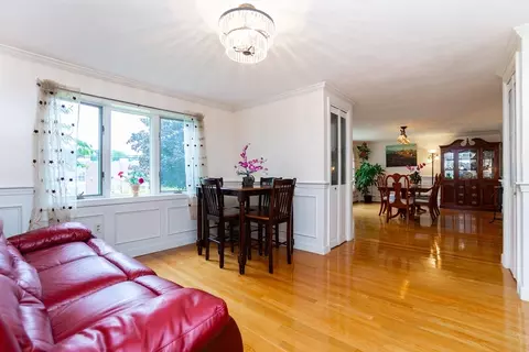 48 Middle St, Woburn, MA 01801 photo 4