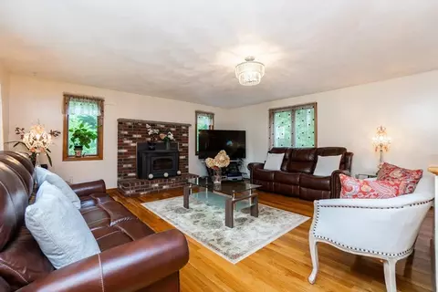 48 Middle St, Woburn, MA 01801 photo 6