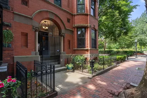 26 Wellington St #4, Boston, MA 02118