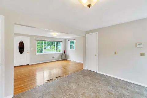 Living - 139 Prouty St, Springfield, MA 01119 photo 2 of 2