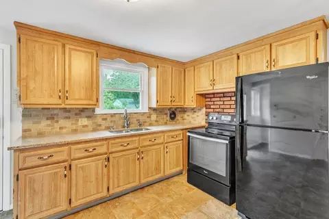 Kitchen - 139 Prouty St, Springfield, MA 01119 photo 1 of 3