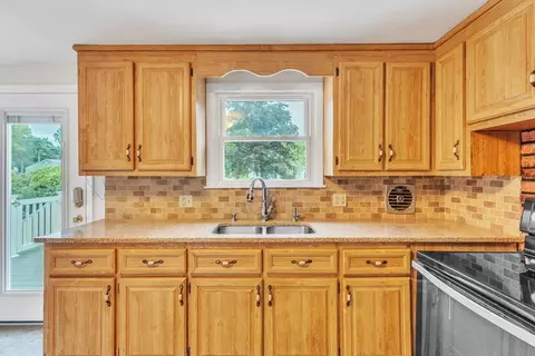 Kitchen - 139 Prouty St, Springfield, MA 01119 photo 2 of 3