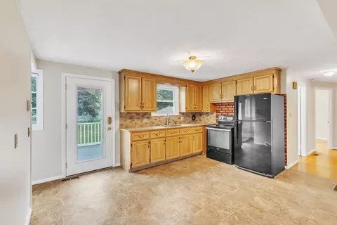 Kitchen - 139 Prouty St, Springfield, MA 01119 photo 3 of 3