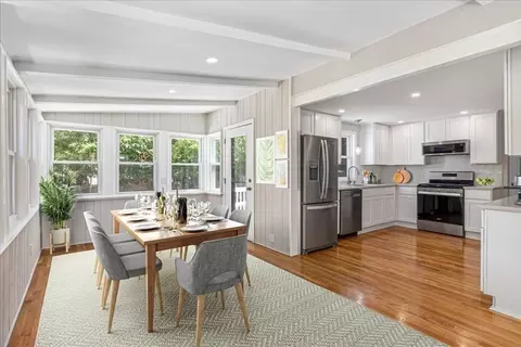 10 Fernglade Rd, Burlington, MA 01803