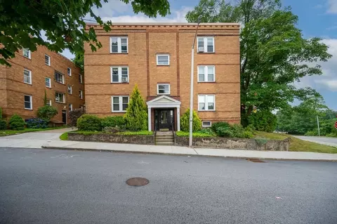 3 William St #2, Worcester, MA 01609
