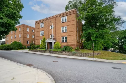 3 William St #2, Worcester, MA 01609 photo 3