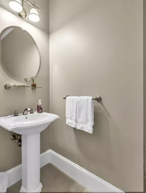 2 Opal Cir, Franklin, MA 02038 photo 9
