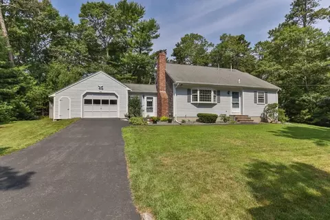 794 Putnam Ave, Barnstable, MA 02636