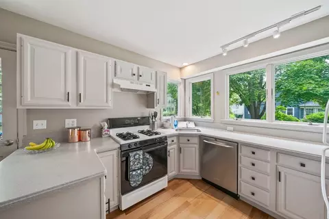 44 Williams St, Braintree, MA 02184 photo 4
