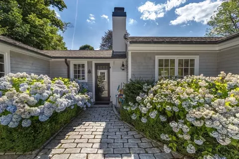 17 Sea, Manchester, MA 01944