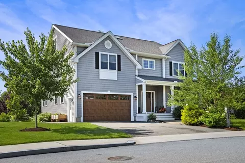 21 Watson Ln, Woburn, MA 01801