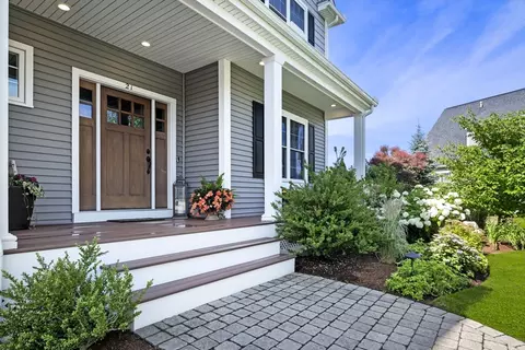 21 Watson Ln, Woburn, MA 01801 photo 3