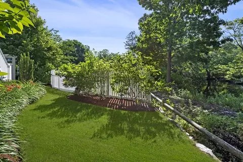 21 Watson Ln, Woburn, MA 01801 photo 40
