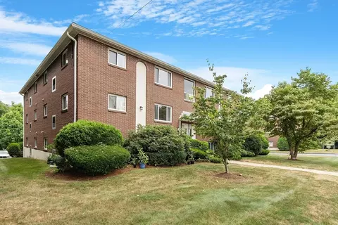 666 Farm Rd #7, Marlborough, MA 01752
