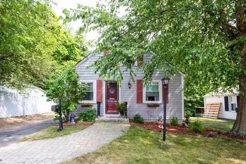 22 Lake Shore Rd, Lynn, MA 01904