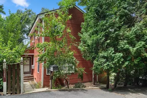 75 Russell Rd, Wellesley, MA 02482 photo 2