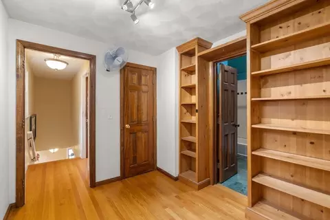 75 Russell Rd, Wellesley, MA 02482 photo 16