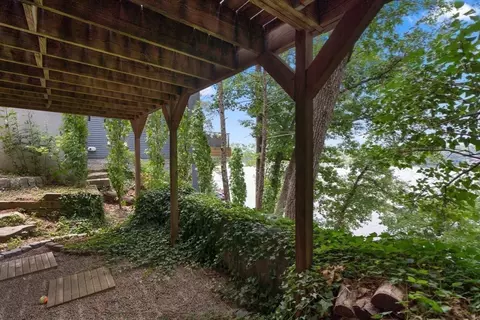 75 Russell Rd, Wellesley, MA 02482 photo 6