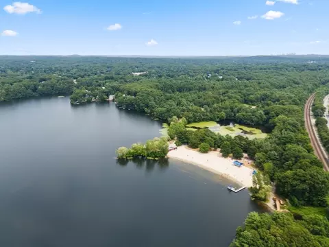 75 Russell Rd, Wellesley, MA 02482 photo 26