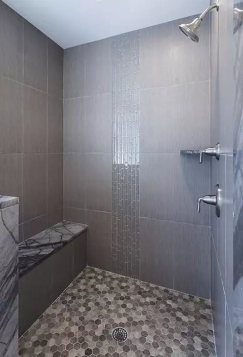Bath - 141 Ash St #1, Waltham, MA 02453 photo 3 of 8