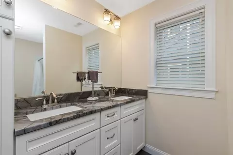 Bath - 141 Ash St #1, Waltham, MA 02453 photo 4 of 8