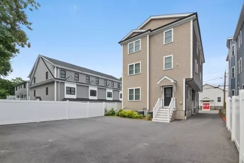 Exterior - 141 Ash St #1, Waltham, MA 02453 photo 3 of 3