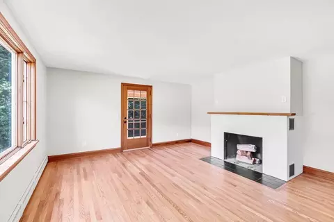 1882 Parker St, Springfield, MA 01128 photo 3