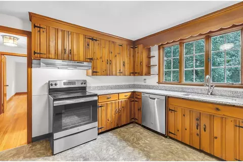 1882 Parker St, Springfield, MA 01128 photo 13