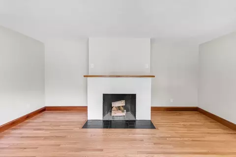 1882 Parker St, Springfield, MA 01128 photo 5