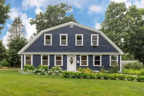 54 Highland Ave, Lynnfield, MA 01940