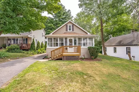 33 Ambrose St, Springfield, MA 01109
