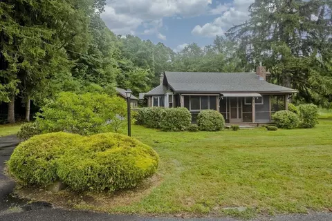 4 Pond Rd, Wilbraham, MA 01095
