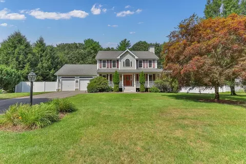 29 Chadderton Way, Middleboro, MA 02346