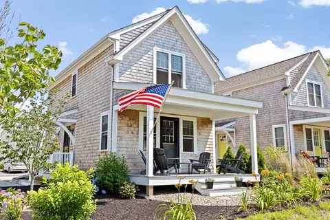 1 Stargaze Ln, Plymouth, MA 02360