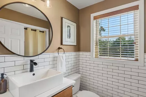 Bath - 52 Cart Path Rd, Dracut, MA 01826 photo 1 of 5