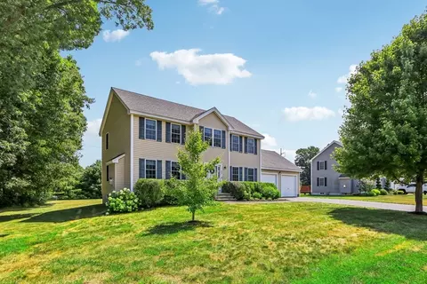 Exterior - 52 Cart Path Rd, Dracut, MA 01826 photo 3 of 7