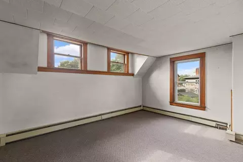 Bedroom - 18 Harold Ave, Gloucester, MA 01930 photo 2 of 3
