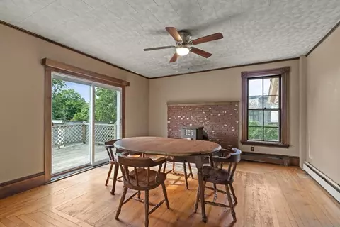 Dining - 18 Harold Ave, Gloucester, MA 01930 photo 2 of 4