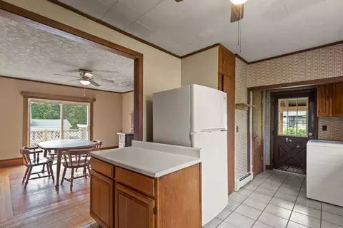 Entry Way - 18 Harold Ave, Gloucester, MA 01930 photo 2 of 2