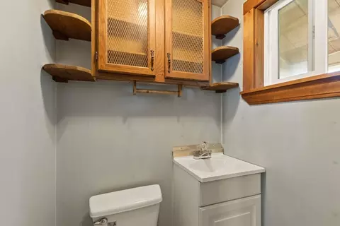 Bath - 18 Harold Ave, Gloucester, MA 01930 photo 1 of 1