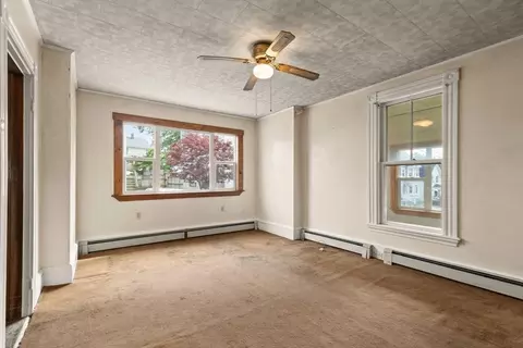 Living - 18 Harold Ave, Gloucester, MA 01930 photo 3 of 4